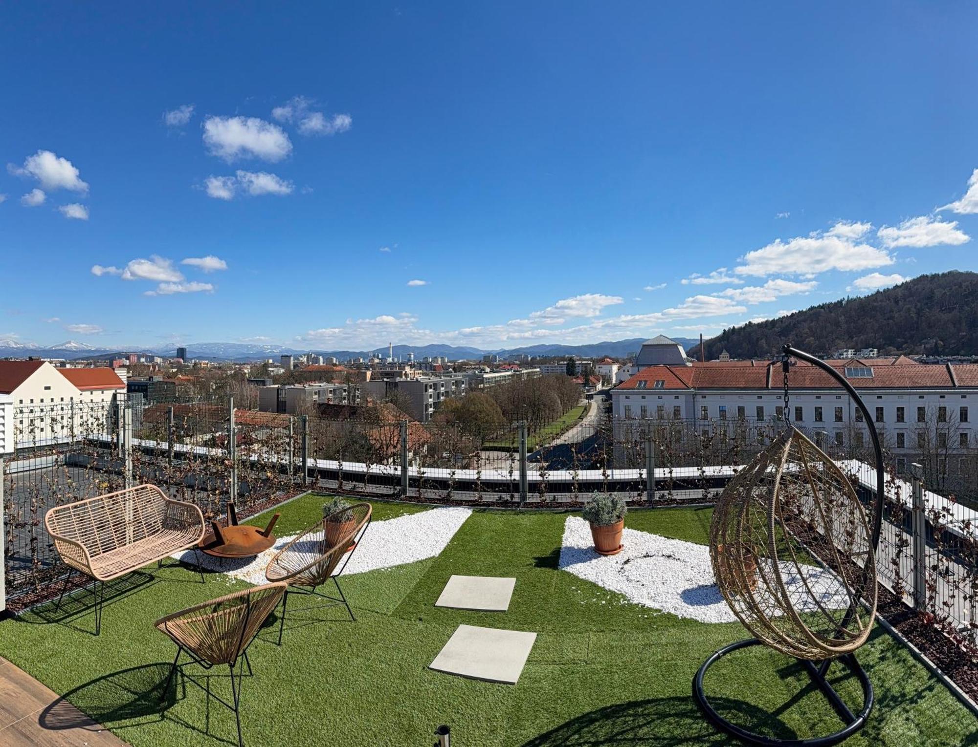 Garden Residence Ljubljana Exteriör bild